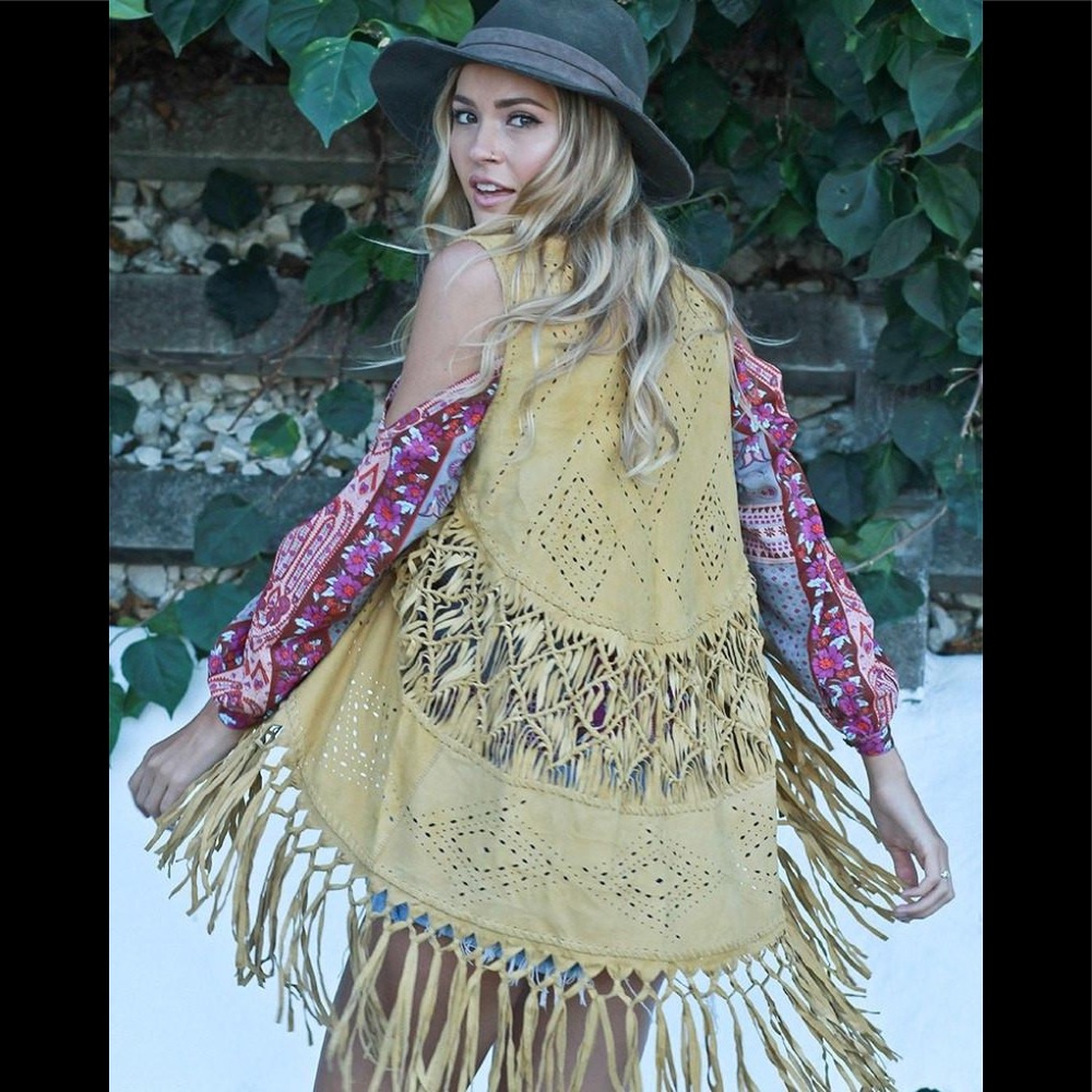 💫mahiya nomad suede vest in cream💫